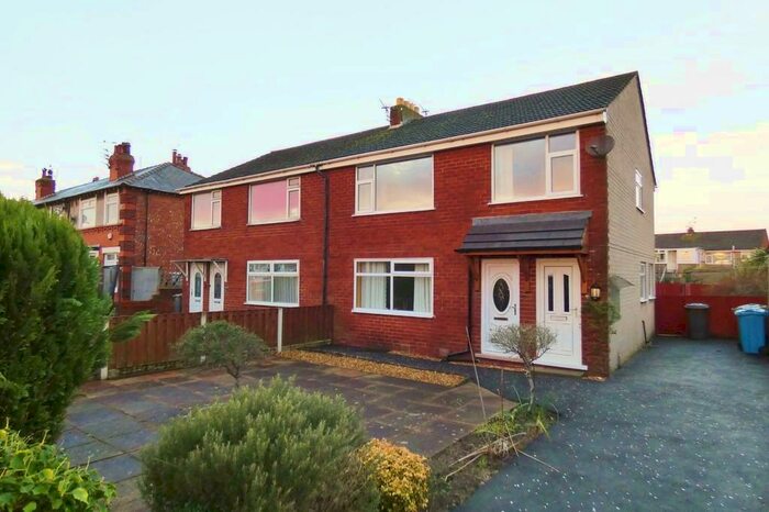 2 Bedroom Flat To Rent In Moorland Road, Lytham St. Annes, FY8