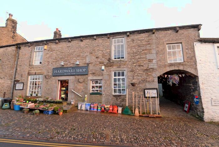 3 Bedroom Flat To Rent In Main Street, Grassington, BD23