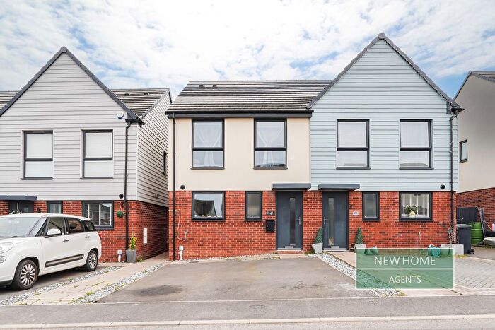 3 Bedroom Semi Detached House For Sale In George Steele Avenue, Stoke-On-Trent, ST2