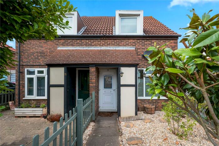 1 Bedroom Semi-Detached House To Rent In Rodney Road, Walton-On-Thames, Surrey, KT12