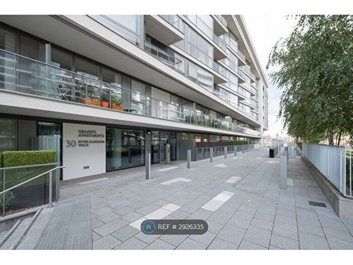 2 Bedroom Flat To Rent In River Gardens Walk, London, SE10