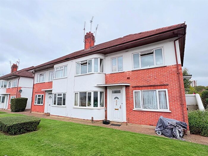2 Bedroom Maisonette To Rent In Fulwood Gardens, Twickenham, TW1