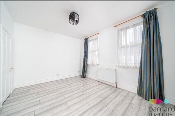 2 Bedroom Property To Rent In Warwick Road, London, N18
