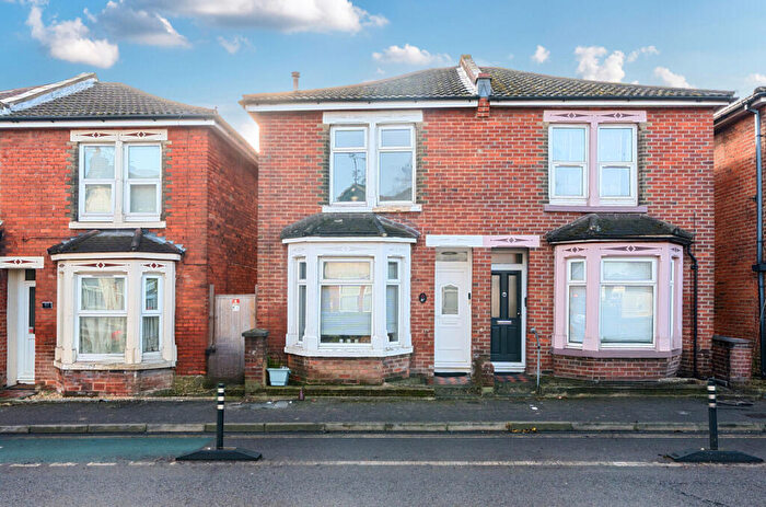 3 Bedroom Semi Detached House To Rent In St. Denys Road, St Denys, Southampton, Hampshire, SO17