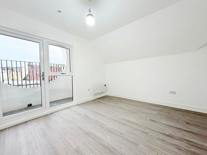 1 Bedroom Flat To Rent In Matrix Court, Queensway, Enfield, EN3