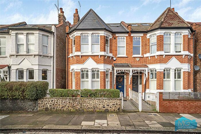 5 Bedroom Semi Detached House For Sale In Hertford Road, London, N2