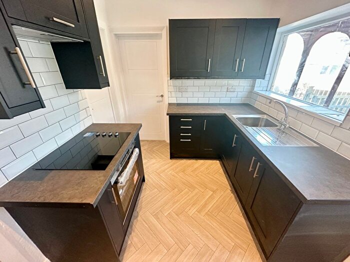 3 Bedroom Terraced House To Rent In Farne Avenue, Wakefield, WF2