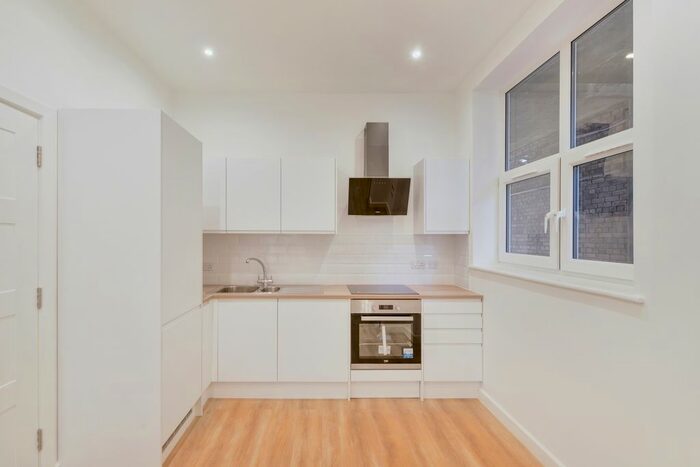 1 Bedroom Flat To Rent In York Parade, London, TW8