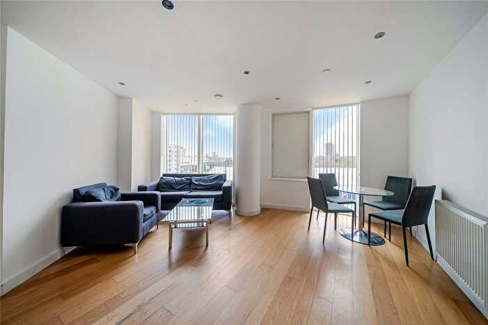 2 Bedroom Flat To Rent In High Street, London, E15