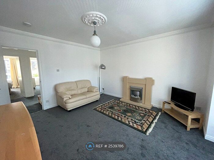 2 Bedroom Flat To Rent In Grantully Place, Edinburgh, EH9