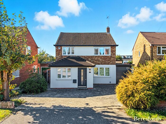 4 Bedroom Detached House For Sale In Long Ridings Avenue, Hutton, CM13