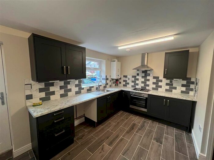 2 Bedroom Property To Rent In Derby Road, Burton On Trent, DE14