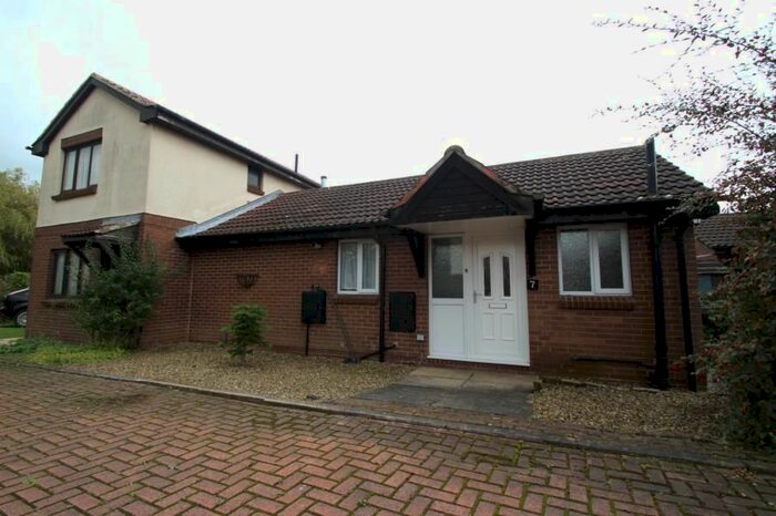 2 Bedroom Bungalow To Rent In Haven Chase, Cookridge, Leeds, West Yorkshire LS16
