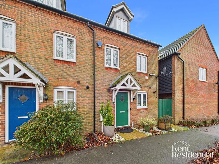 3 Bedroom End Terrace House For Sale In Brampton Field, Ditton, ME20