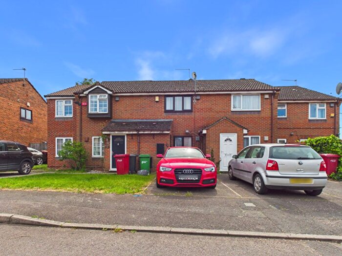 2 Bedroom Terraced House For Sale In Pearl Gardens, Cippenham, Berkshire, SL1