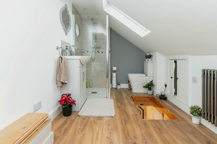 1 Bedroom End Of Terrace House For Sale In Copperfields, Luton, Bedfordshire, LU4