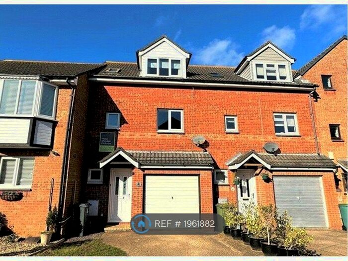 4 Bedroom Terraced House To Rent In Park Mews, Sandown, PO36