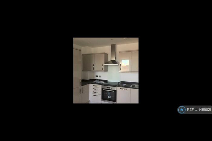 2 Bedroom Flat To Rent In The Posthouse, Gloucester, GL4