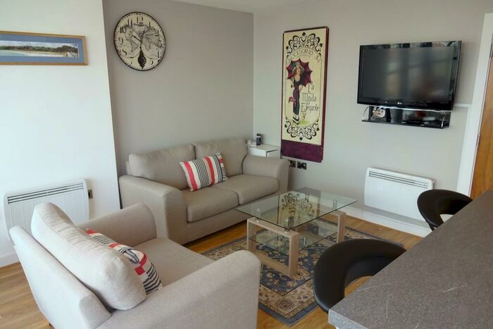 2 Bedroom Flat To Rent In St. Peters Street, Leeds, Uk, LS9