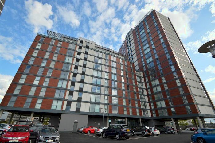2 Bedroom Flat To Rent In City Lofts, The Quays, Salford Quays, M50