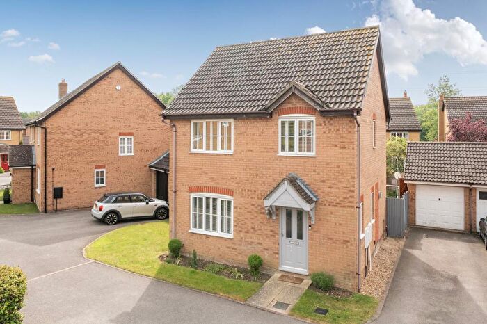 3 Bedroom Detached House For Sale In Thor Drive, Bedford, MK41