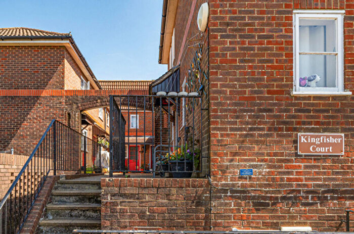 1 Bedroom Maisonette For Sale In Raven Square, Alton, Hampshire, GU34