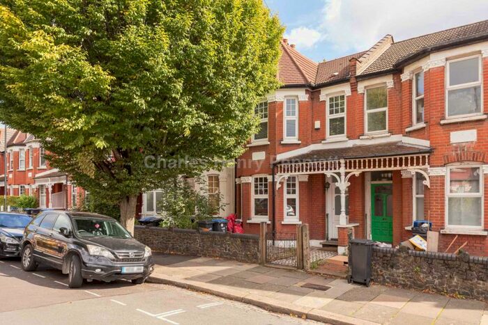 4 Bedroom House To Rent In Devonshire Road, Palmers Green, N13