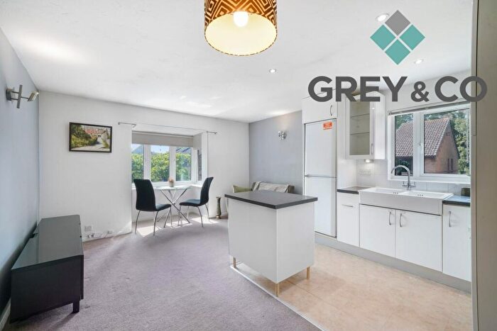 1 Bedroom Flat For Sale In Harp Island Close, London, NW10