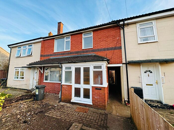 3 Bedroom Terraced House To Rent In Corsham Road, Swindon, SN2