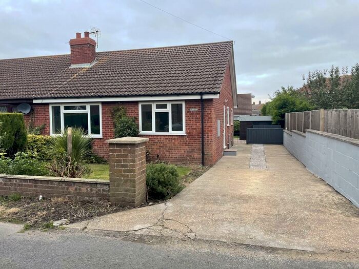 2 Bedroom Semi-Detached Bungalow To Rent In Pump Lane, Saltfleet, LN11