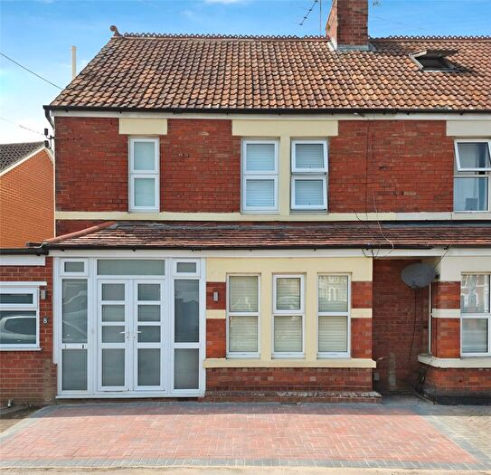 4 Bedroom Semi-Detached House For Sale In Eden Vale Road, Westbury, BA13