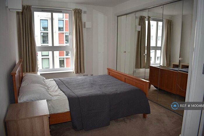 2 Bedroom Flat To Rent In Dryden Building, London, E1
