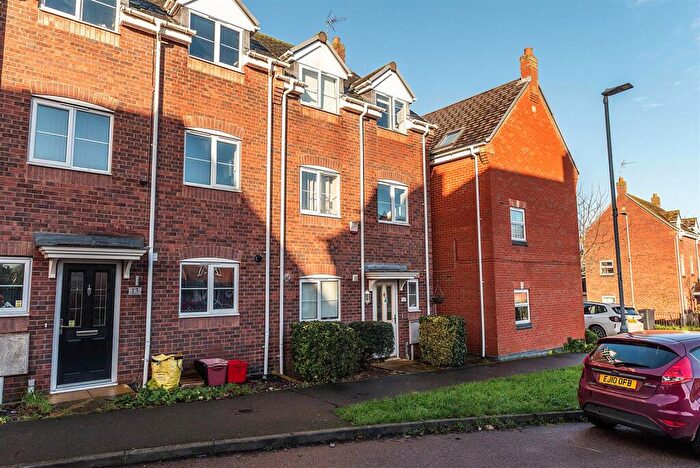 4 Bedroom Town House For Sale In Hollands Way, Kegworth, DE74