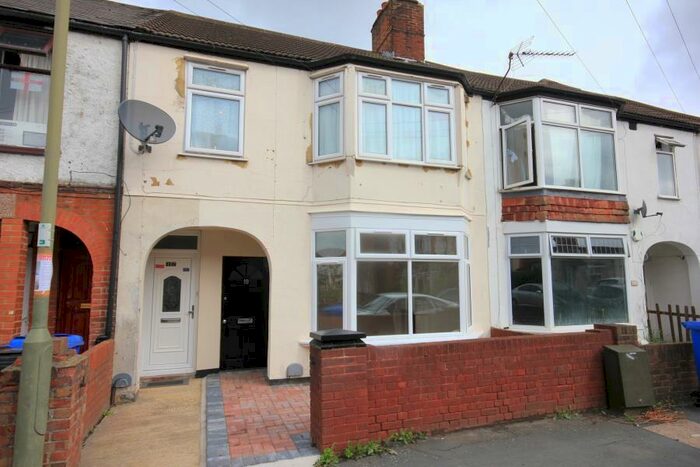 3 Bedroom Maisonette To Rent In Woking, GU21