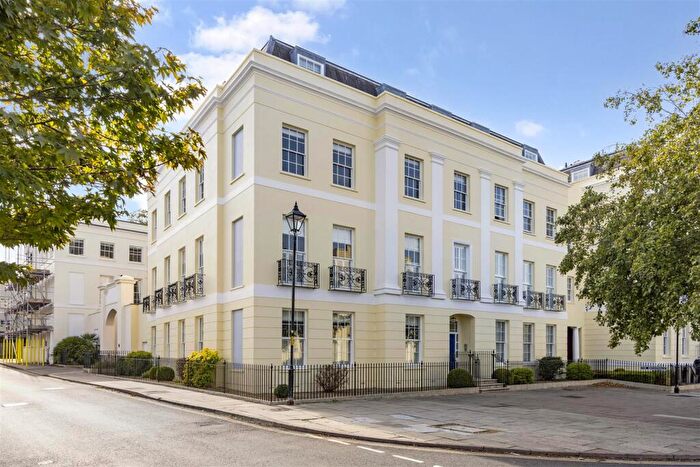 2 Bedroom Flat For Sale In The Broad Walk Imperial Sq. Cheltenham, GL50