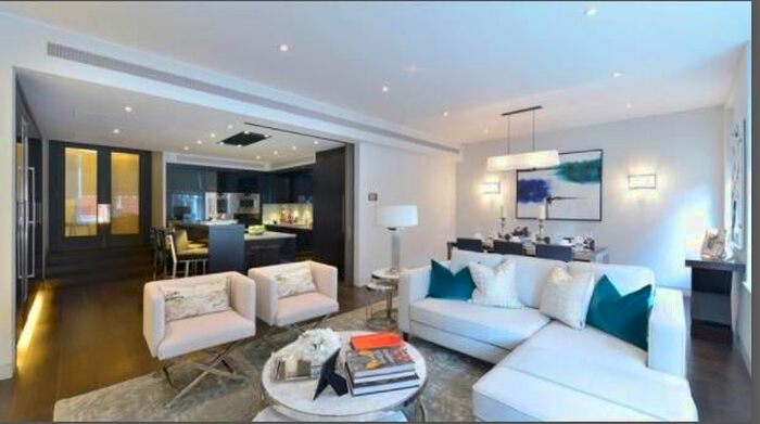 2 Bedroom Flat To Rent In Duke Street, London, W1K