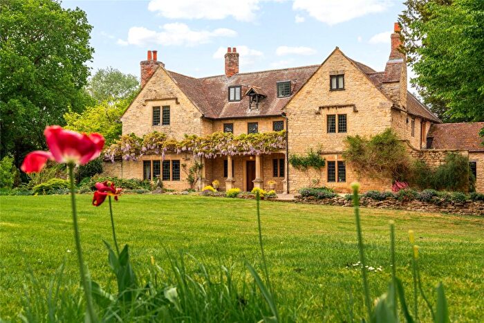 7 Bedroom Detached House For Sale In School Lane, Sherington, Buckinghamshire, MK16
