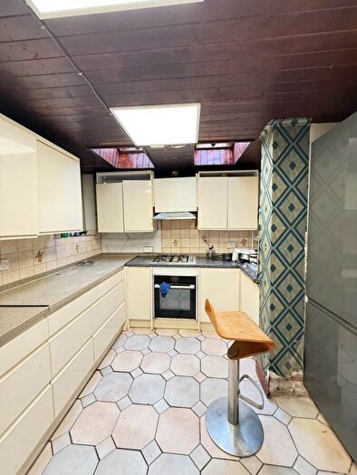 5 Bedroom Terraced House For Sale In Gordon Road, Southall, UB2