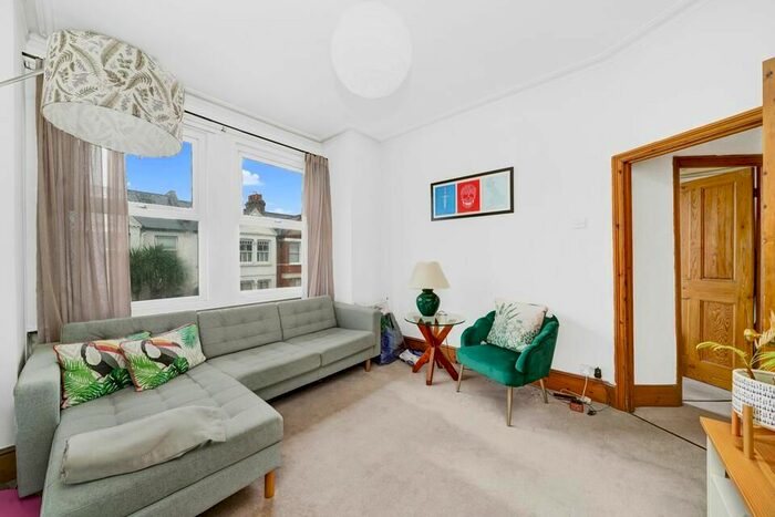 2 Bedroom Flat To Rent In Penwith Road, London, SW18