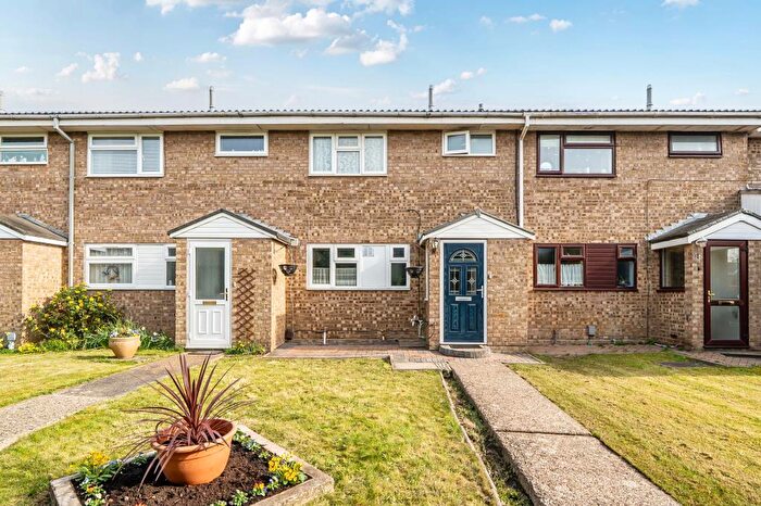 3 Bedroom Terraced House For Sale In Melrose Walk, Elm Farm, HP21