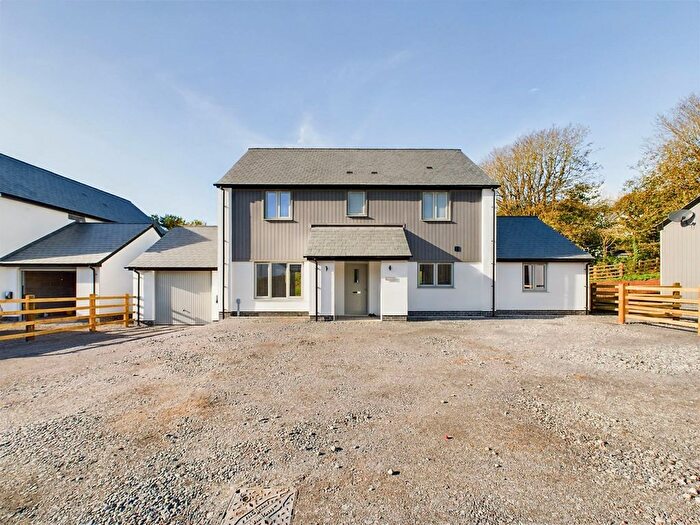 3 Bedroom Detached House For Sale In Wakeham Farm, South Milton, TQ7