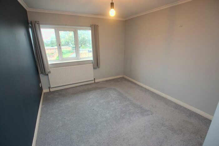 3 Bedroom End Of Terrace House For Sale In Groveside, Henlow, SG16
