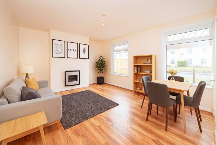 3 Bedroom Semi-Detached House For Sale In Kings Road, Aylesham, CT3