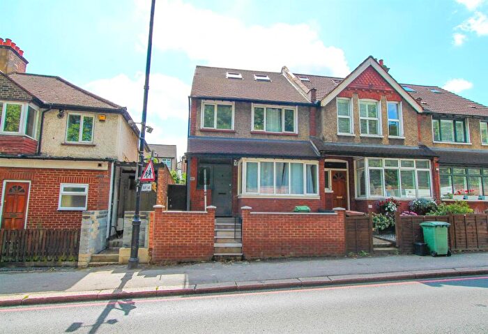 4 Bedroom End Of Terrace House For Sale In Pound Street, Carshalton Village, SM5