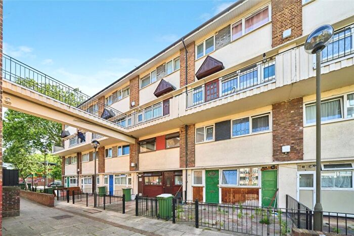3 Bedroom Flat For Sale In Trinity Gardens, London, E16