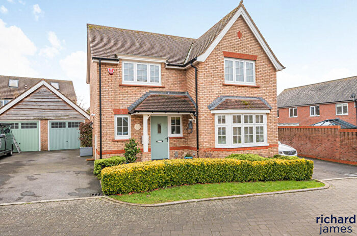 4 Bedroom Detached House For Sale In York Road, Calne, SN11