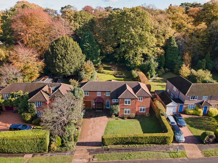 4 Bedroom Detached House To Rent In Woodend Drive, Ascot, SL5