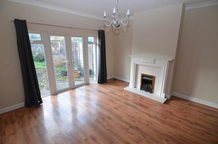 4 Bedroom Semi-Detached Bungalow To Rent In Lingfield Crescent, London, SE9