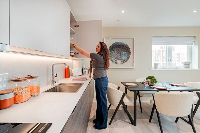 1 Bedroom Flat For Sale In " Bedroom Apartment" At Market Street, Bracknell, RG12