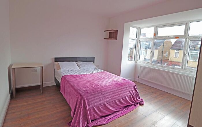 1 Bedroom Terraced House To Rent In Violet Road, Southampton, SO16